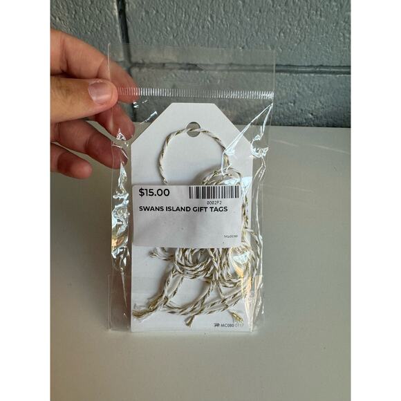 NWT MadCap Cottage SWANS ISLAND FLOWERS GIFT TAGS, PACK OF 10 - Picture 2 of 2